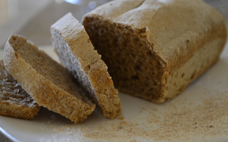 Joghurtbrot und würziges Russisches Brot zubereiten