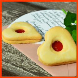 Mandelherzen und Kakaoplätzchen mit kräftigem Kakaoaroma