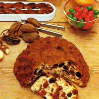 Weihnachtsstollen und Früchtekuchen