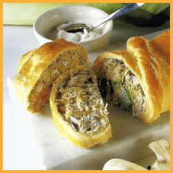 Pirogge mit Räucherfischfüllung und Gefüllter Wurstring