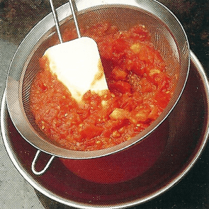 Tomaten-Broccoli-Törtchen mit Basilikum und Broccoli