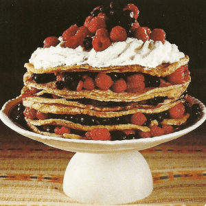 Käseomelett mit Schinken und herzhaften Pfannenpickert sowie süße Eierkuchenpyramide 