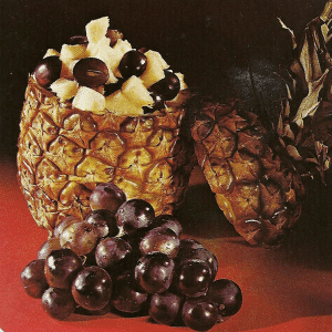 Stachelbeercreme und Gefrorener Himbeerschaum und Gefüllte Ananas