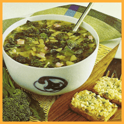 Broccolisuppe mit Käsecroutons und Sommerliche Gemüsesuppe