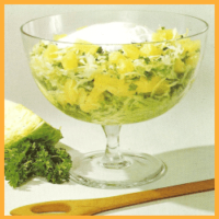 Weißkohlsalat mit Ananas und Reicher Kartoffelsalat