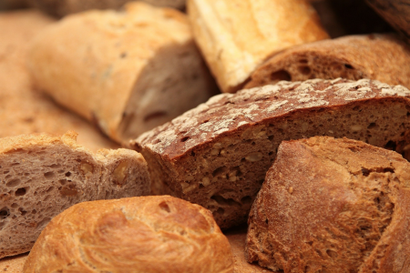 Gebrühtes Roggenbrot ein Spezialrezept, und Honigbrot