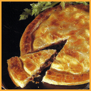 Hackfleisch-Blätterteig-Kuchen und Schweinefilet-Pie mit Oliven 