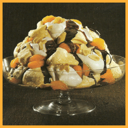 Mandarinen-Baiser- Pyramide und Birnen mit Baiserhaube