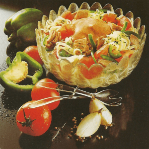 Bunter Thunfisch-Salat und Paprika-Nudel-Salat mit Thunfisch