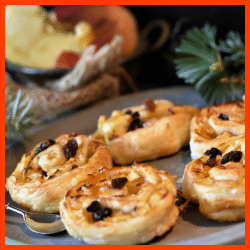 Preiselbeerschnecken und Hefekuchen mit Apfelfüllung