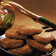 Gehackte Fischsteaks und Frittierter Curryfisch auf Fruchtreis