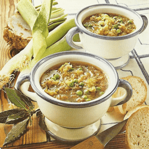 Maissuppe und frische Gemüse- Hackfleischsuppe